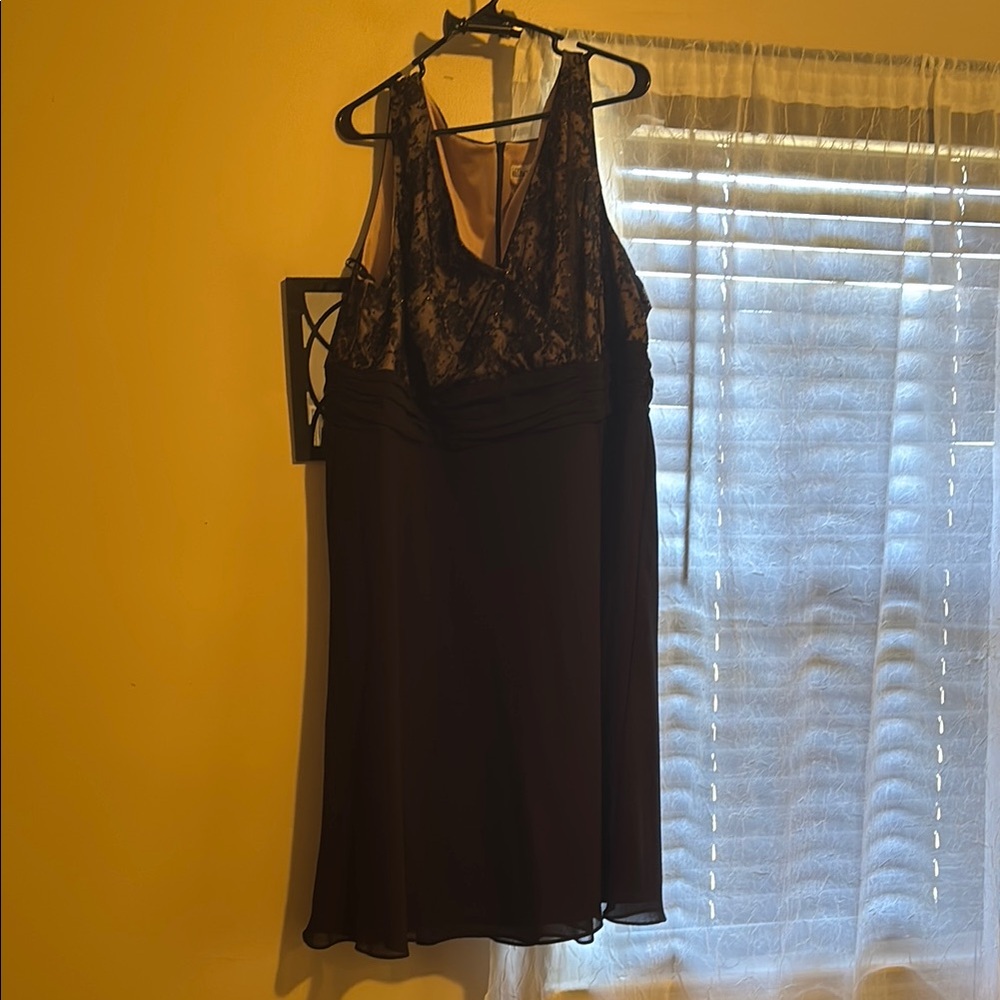 Elegant Black Lace Sleep Dress
